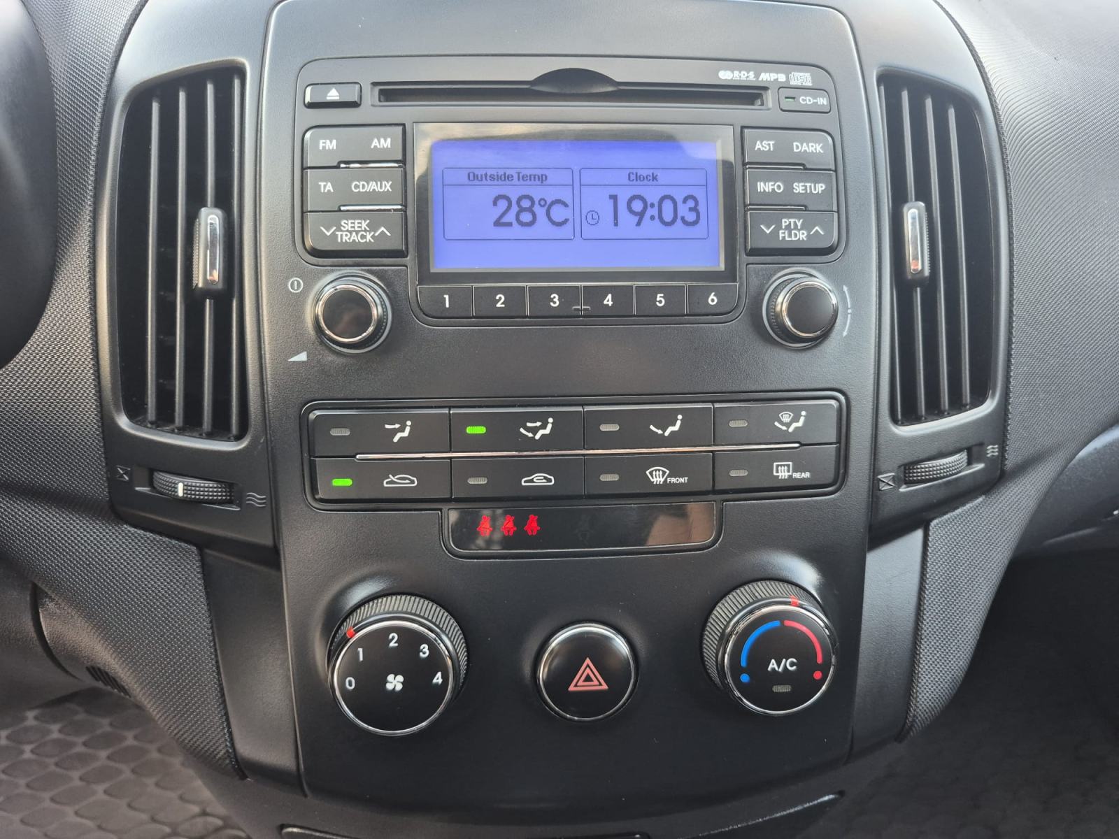 Hyundai i30 1,4 16V, fotografija 11