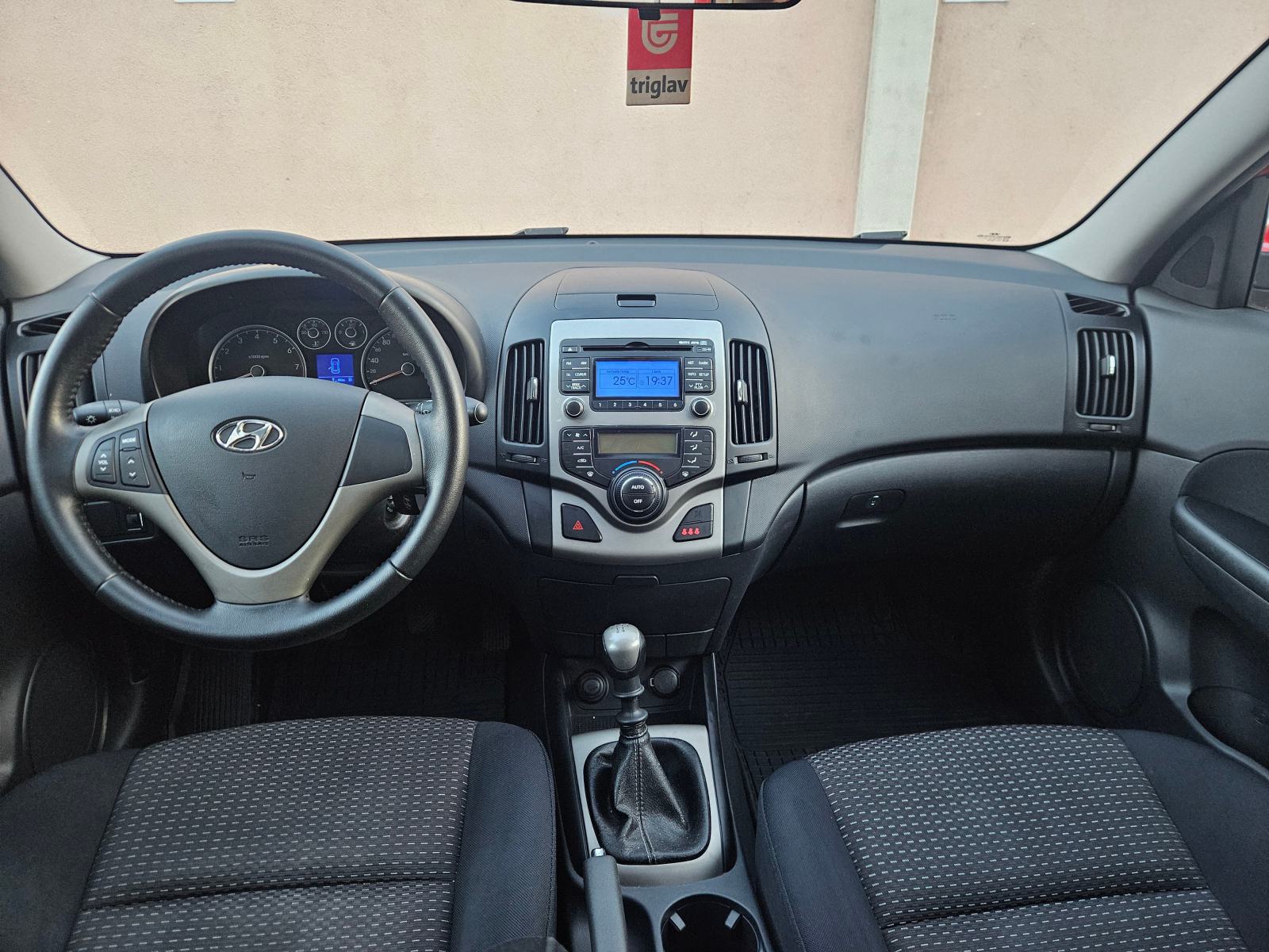 Hyundai i30 1,4 16V, fotografija 9