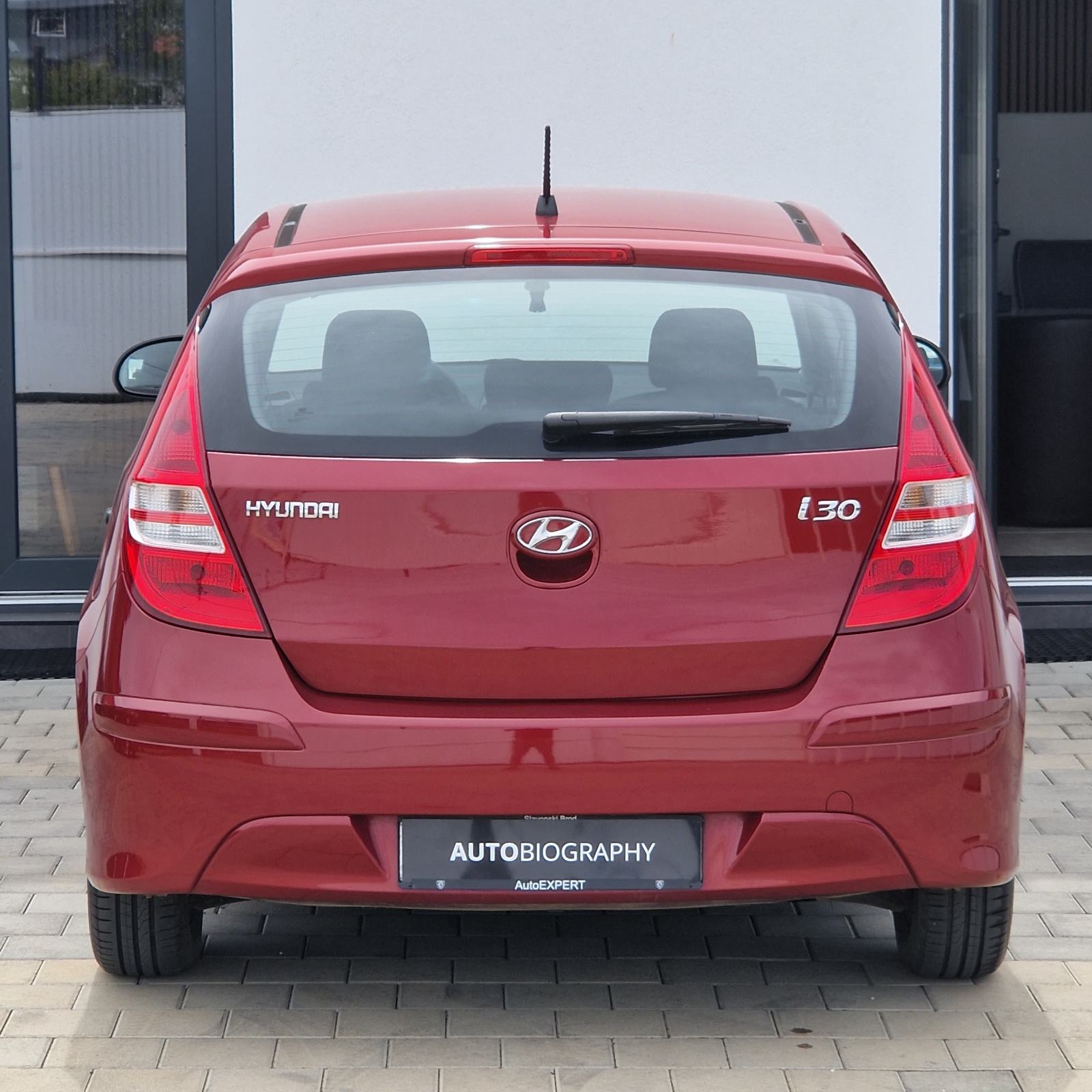 Hyundai i30 1,4 benzinac • HR auto • 154.ooo km ○ 1. VLASNIK, fotografija 6
