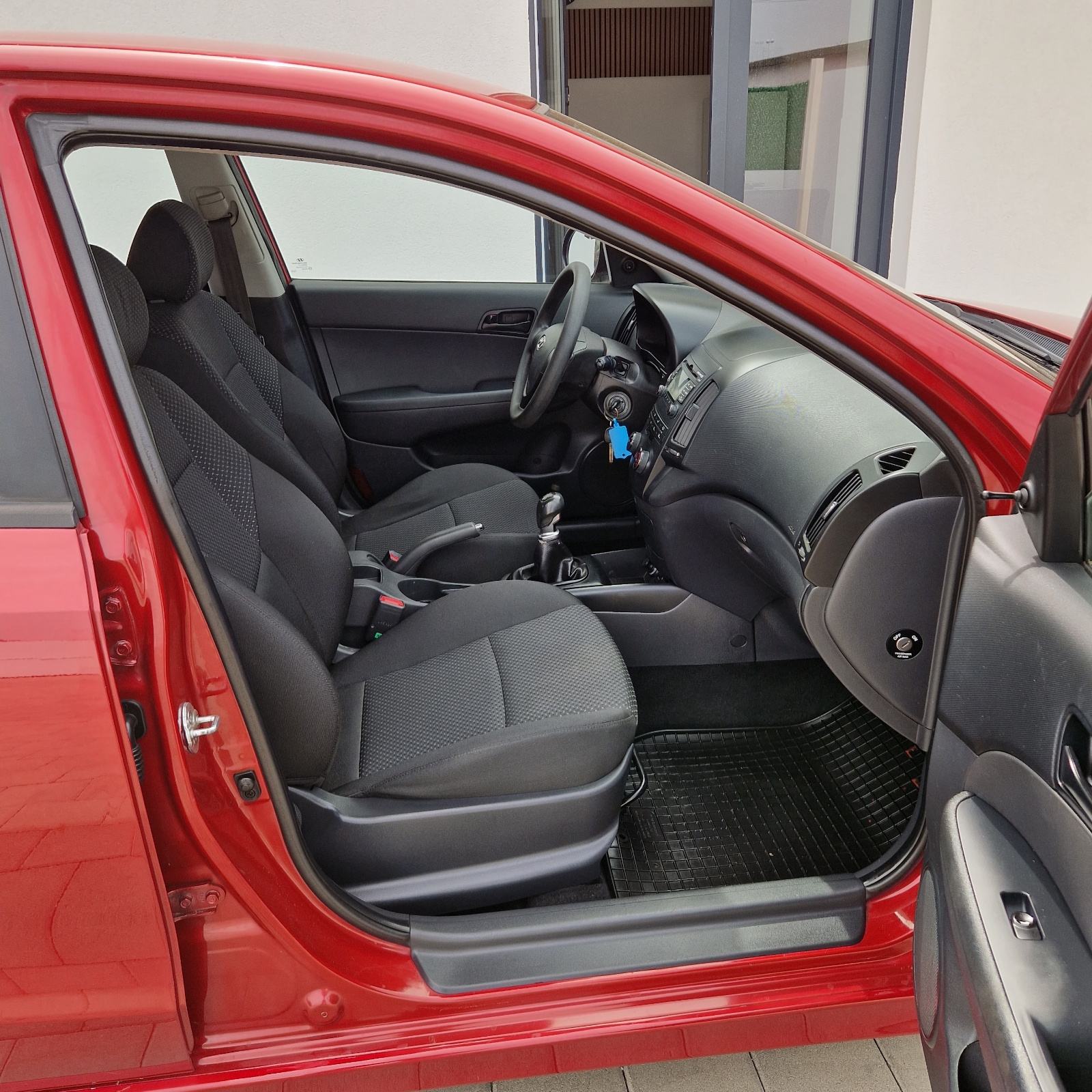 Hyundai i30 1,4 benzinac • HR auto • 154.ooo km ○ 1. VLASNIK, fotografija 14