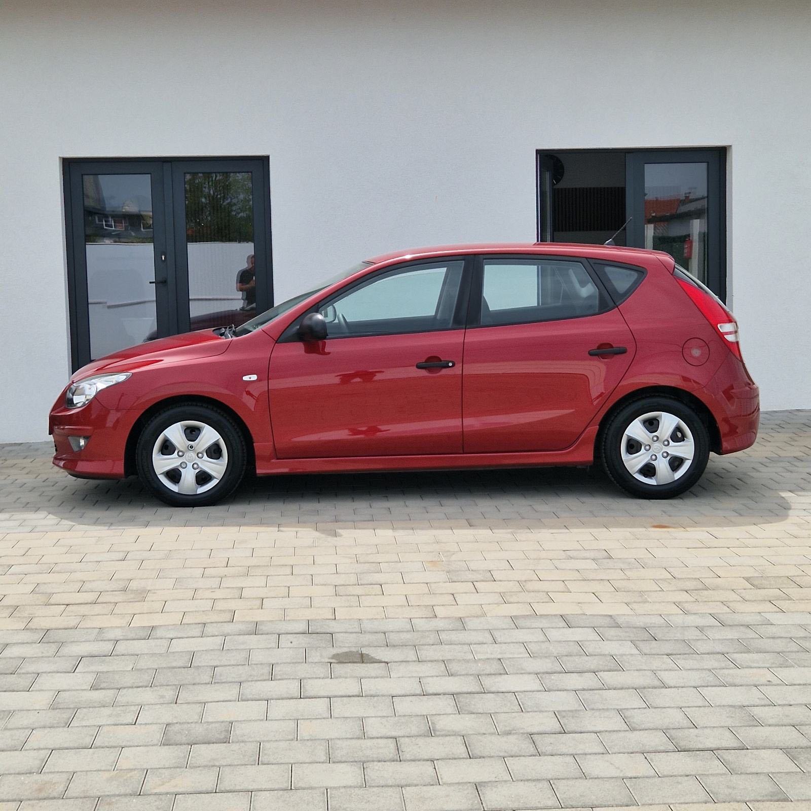 Hyundai i30 1,4 benzinac • HR auto • 154.ooo km ○ 1. VLASNIK, fotografija 4