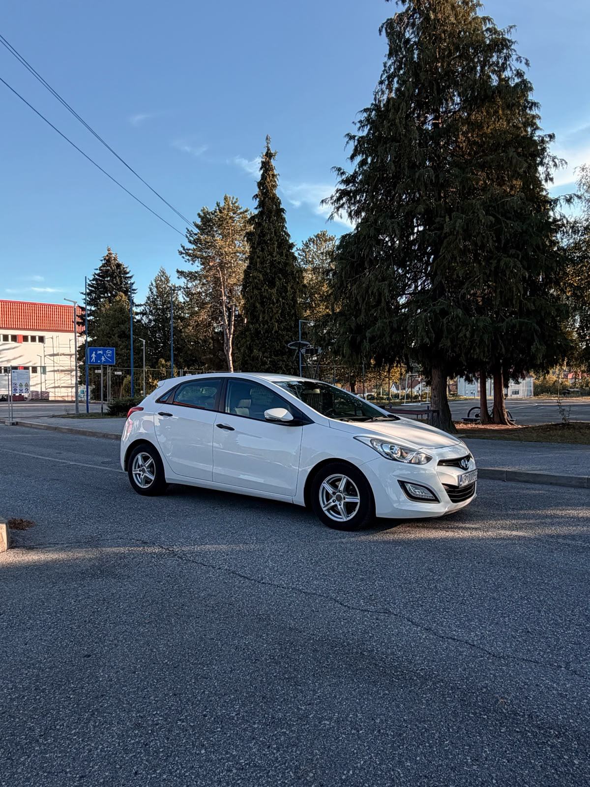 Hyundai i30 1.4 CRDi 90 KS | Navi + kamera | Reg. 06/2027, fotografija 6