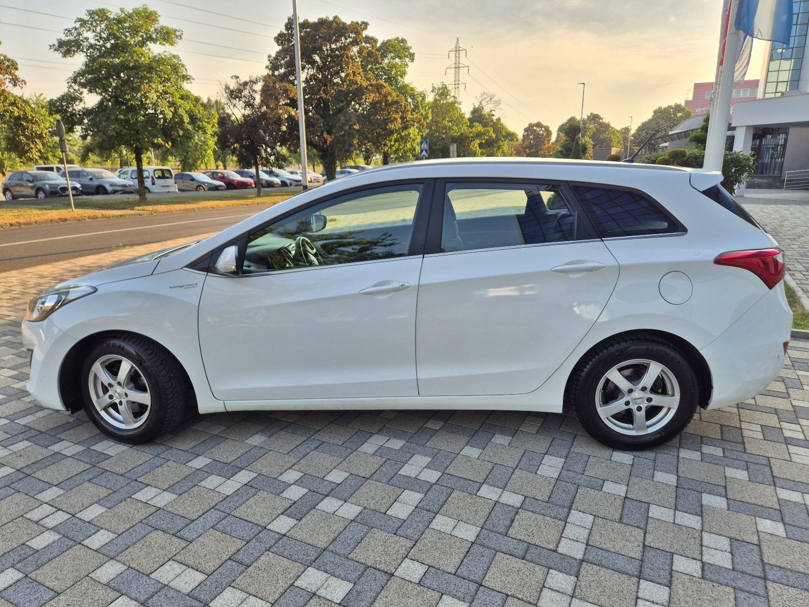 Hyundai i30 1,4 CRDi **EDITION**DIG.KLIMA**ALU**SERVISNA**REG 1 GOD**, fotografija 4
