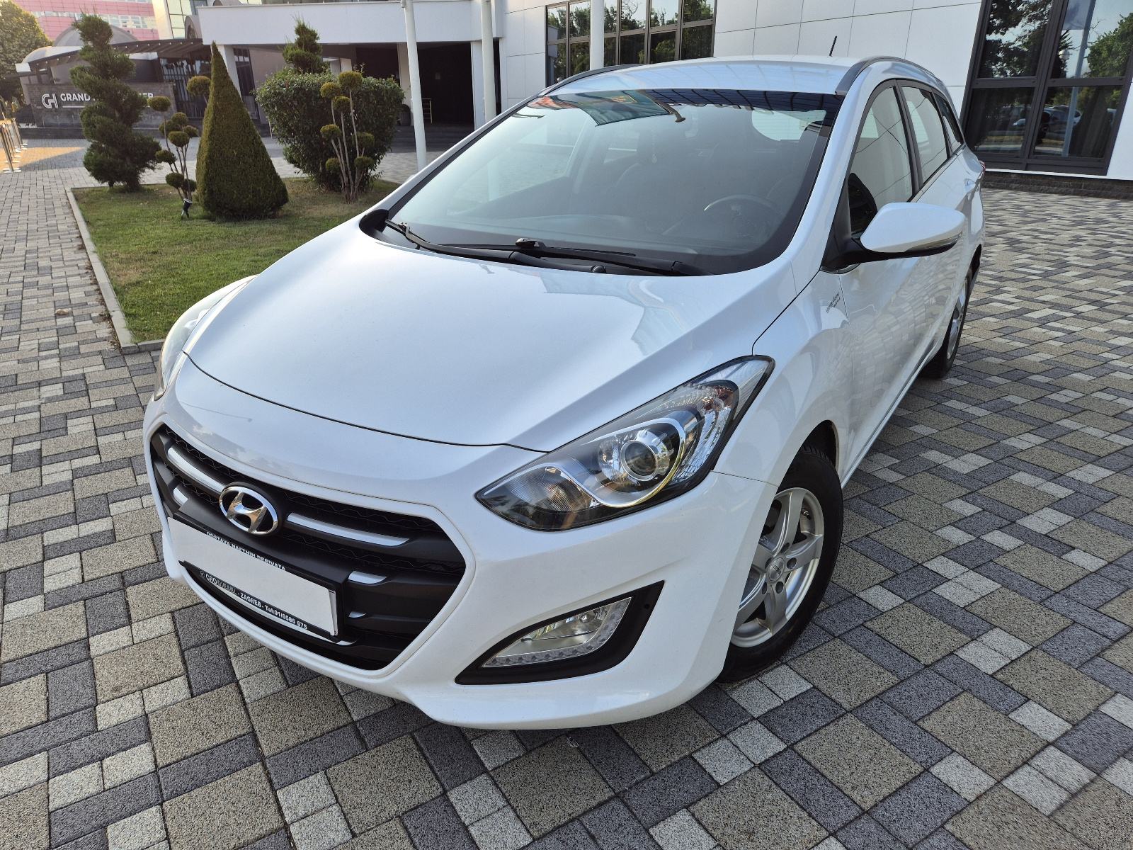 Hyundai i30 1,4 CRDi **EDITION**DIG.KLIMA**ALU**SERVISNA**REG 1 GOD**, fotografija 2