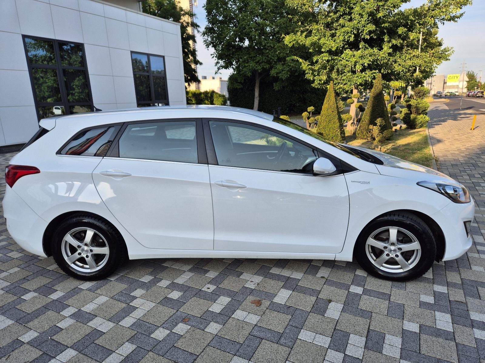 Hyundai i30 1,4 CRDi **EDITION**DIG.KLIMA**ALU**SERVISNA**REG 1 GOD**, fotografija 11