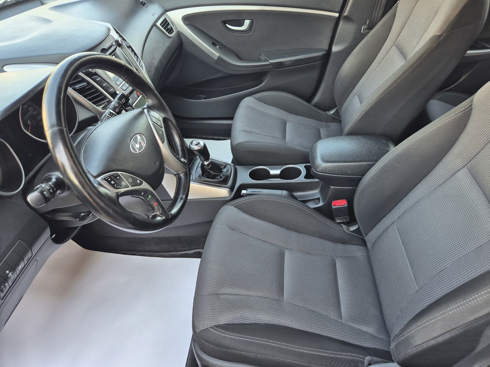 Hyundai i30 1,4 CRDi **EDITION**DIG.KLIMA**ALU**SERVISNA**REG 1 GOD**, fotografija 17