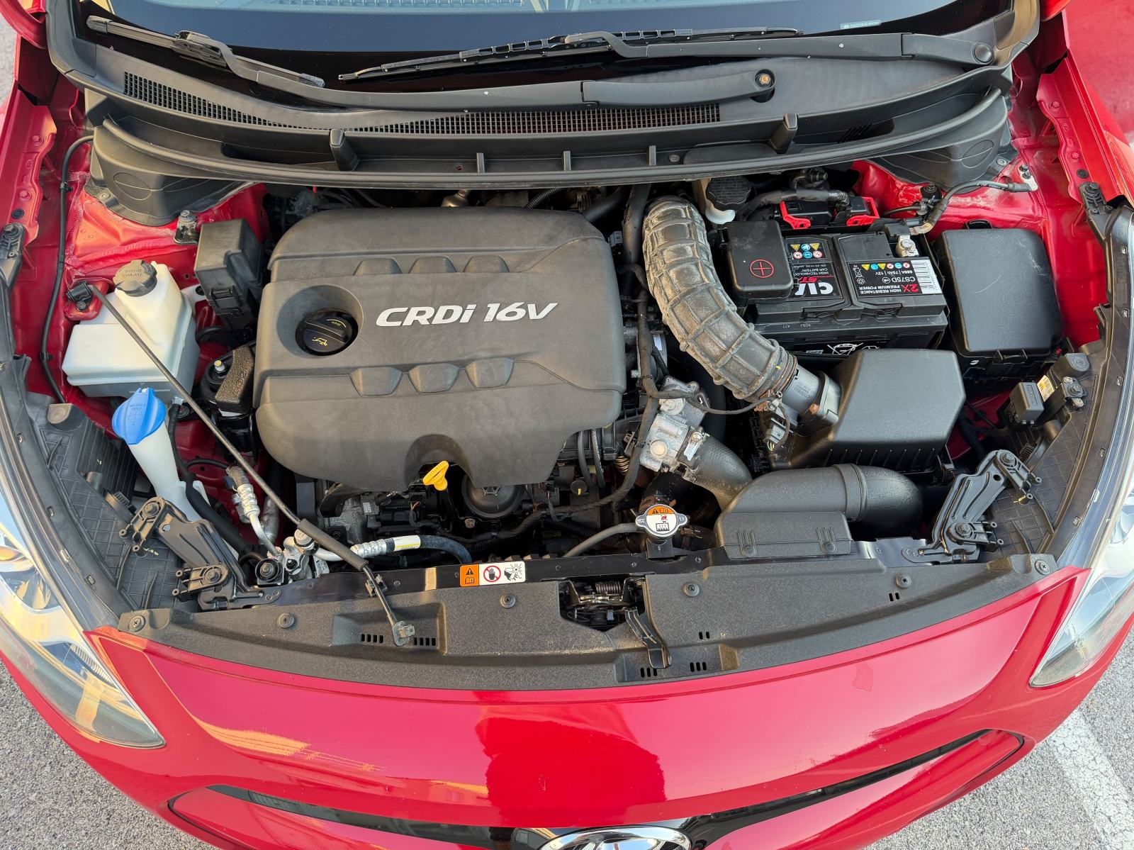 HYUNDAI I30 1,4 CRDI •• KAO NOVI, FULL OPREMA •• DIGITALNA KLIMA ••, fotografija 19