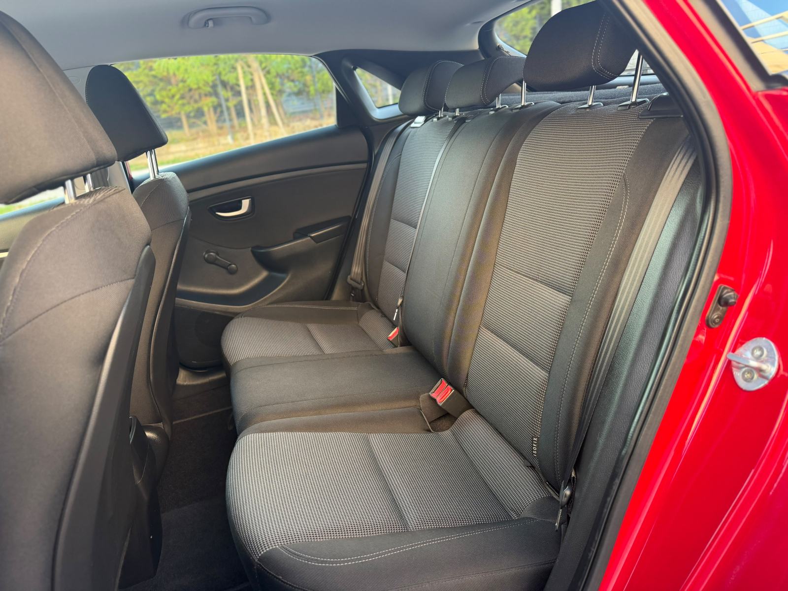 HYUNDAI I30 1,4 CRDI •• KAO NOVI, FULL OPREMA •• DIGITALNA KLIMA ••, fotografija 11