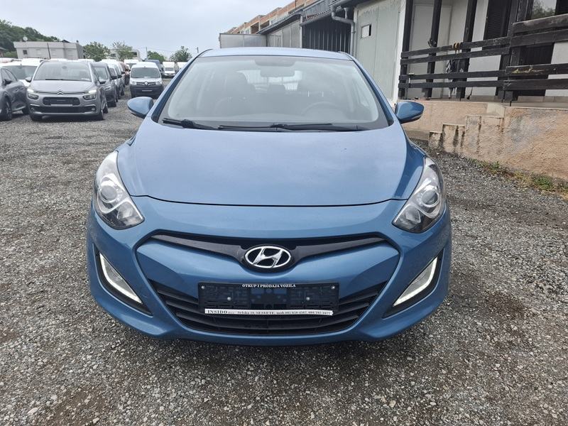 Hyundai i30 1,4 CRDi*Trend*Klima*Park.senzori*, fotografija 2