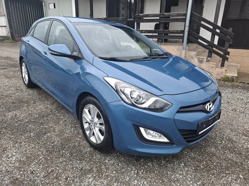 Hyundai i30 1,4 CRDi*Trend*Klima*Park.senzori*, fotografija 3