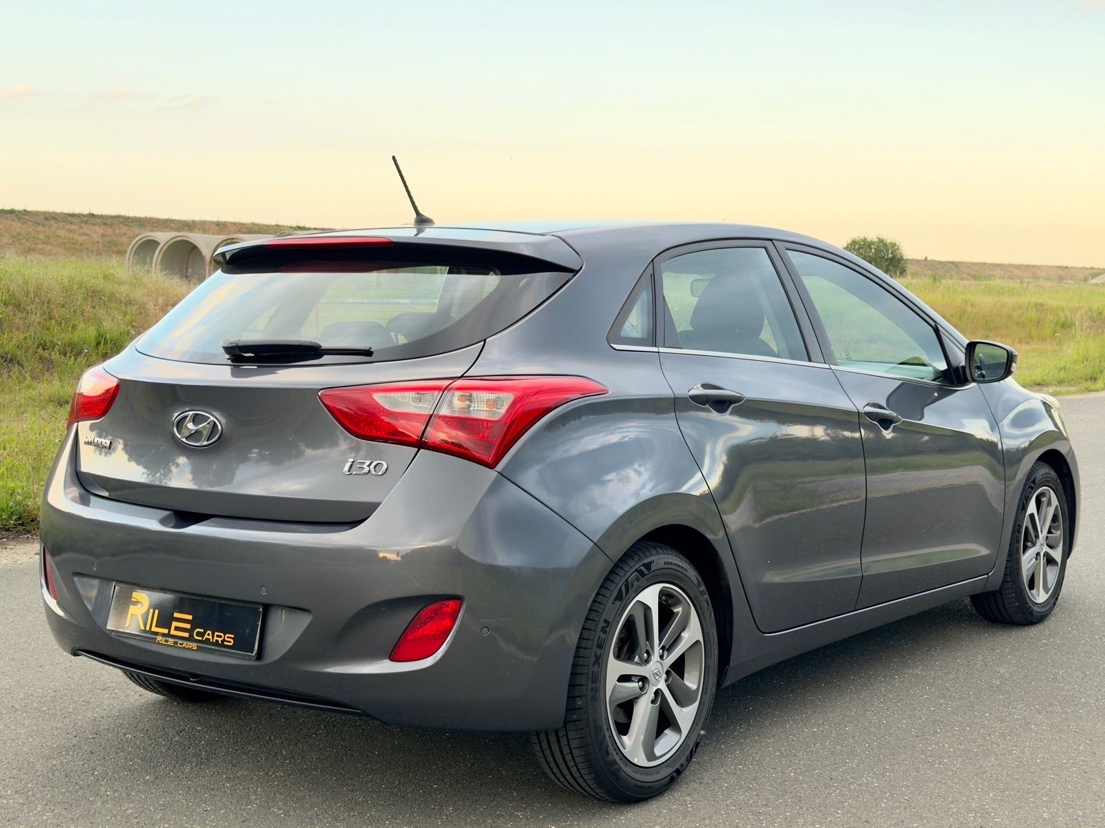 Hyundai i30 1,4 CRDi | PDC | ALU | Bogata oprema | TOP stanje!, fotografija 4
