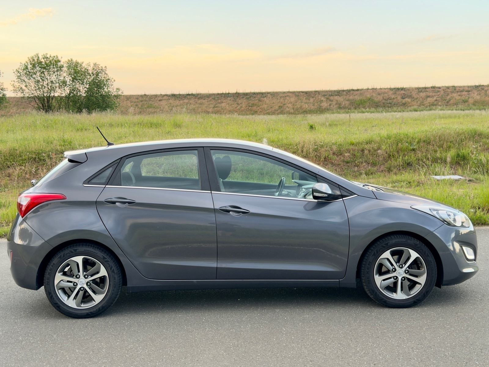 Hyundai i30 1,4 CRDi | PDC | ALU | Bogata oprema | TOP stanje!, fotografija 5