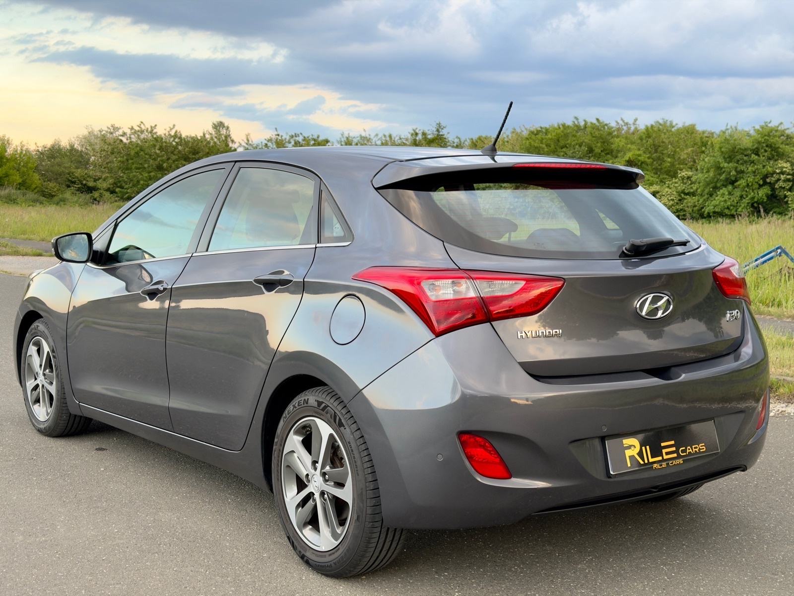 Hyundai i30 1,4 CRDi | PDC | ALU | Bogata oprema | TOP stanje!, fotografija 3