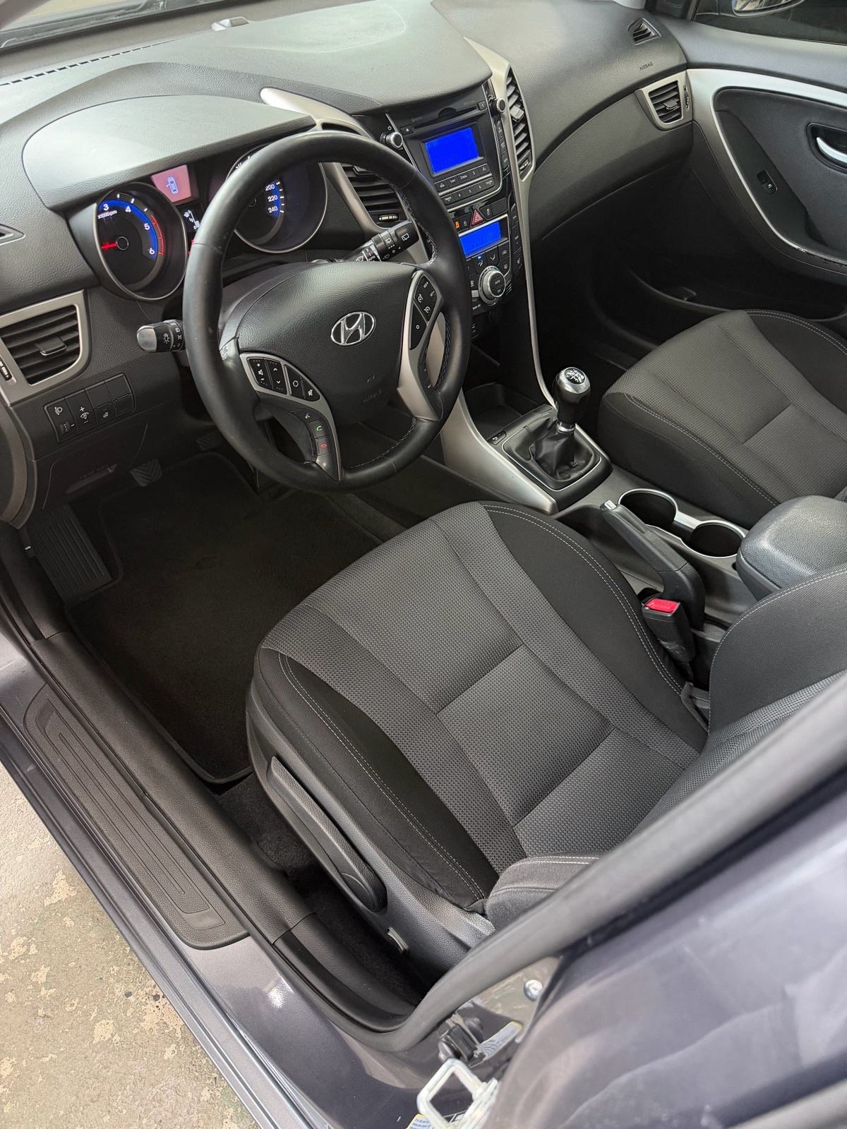 Hyundai i30 1,4 CRDi | PDC | ALU | Bogata oprema | TOP stanje!, fotografija 9
