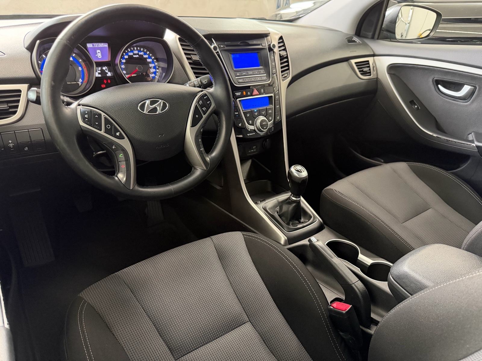 Hyundai i30 1,4 CRDi | PDC | ALU | Bogata oprema | TOP stanje!, fotografija 10
