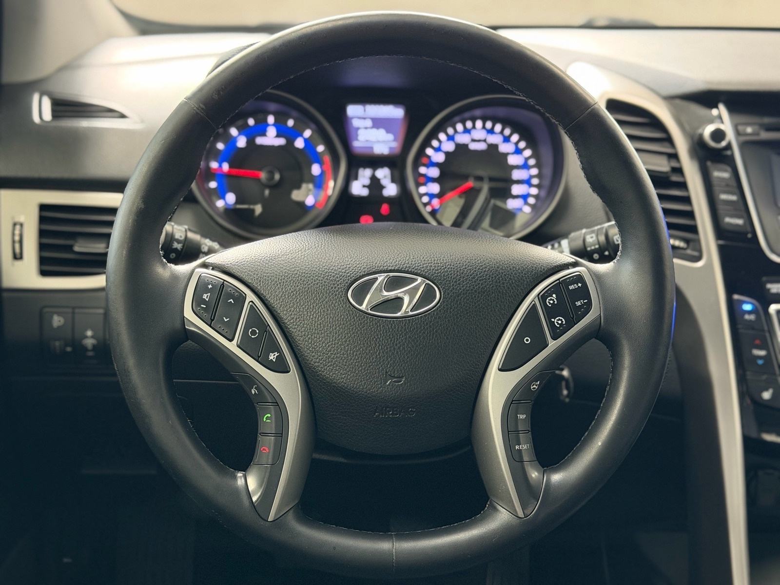 Hyundai i30 1,4 CRDi | PDC | ALU | Bogata oprema | TOP stanje!, fotografija 13