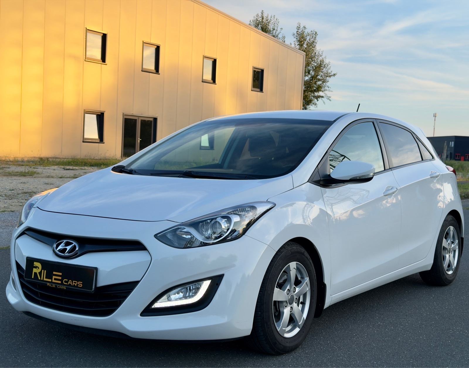 Hyundai i30 1,4 CRDi | Prvi vlasnik! | ALU | LED | PDC | Besprijekoran, fotografija 2