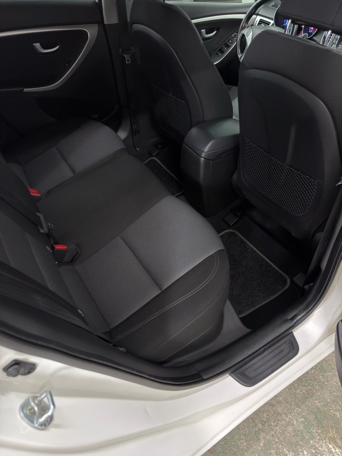Hyundai i30 1,4 CRDi | Prvi vlasnik! | ALU | LED | PDC | Besprijekoran, fotografija 17