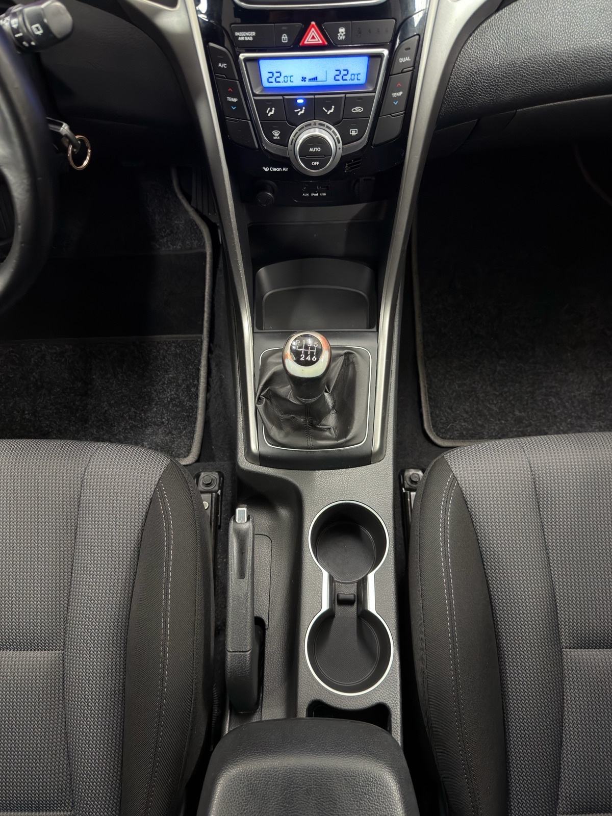 Hyundai i30 1,4 CRDi | Prvi vlasnik! | ALU | LED | PDC | Besprijekoran, fotografija 14