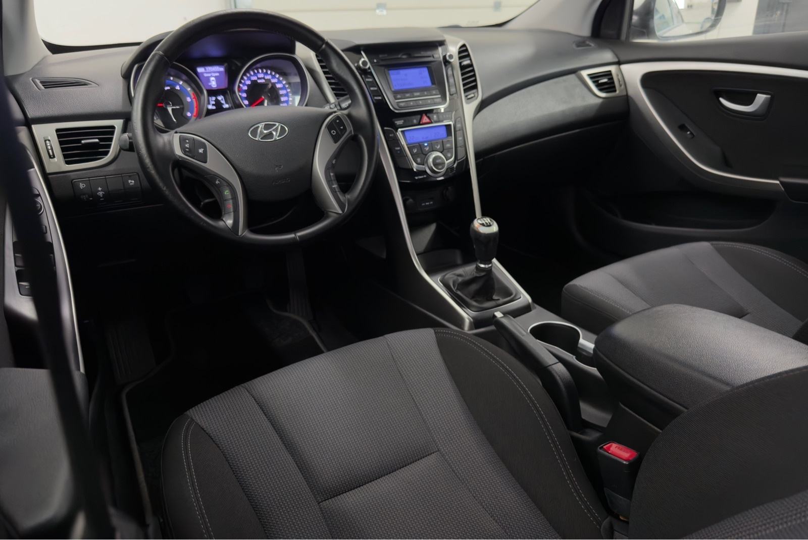 Hyundai i30 1,4 CRDi | Prvi vlasnik! | ALU | LED | PDC | Besprijekoran, fotografija 10