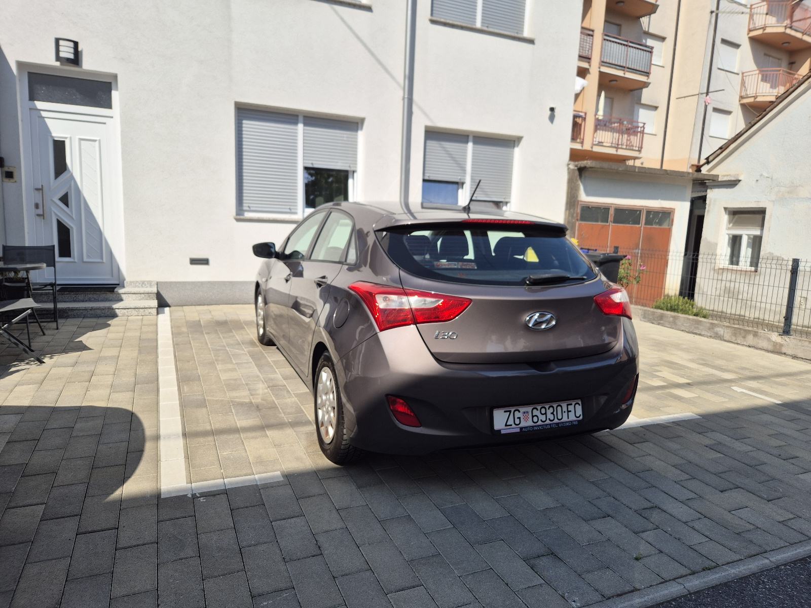 Hyundai i30 1,4 CRDi reg 02/26, veliki servis, zimske gume, 1. vlasnik, fotografija 4
