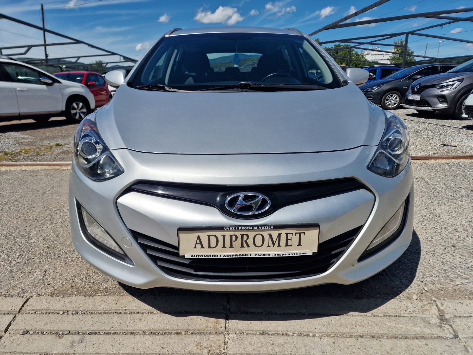 Hyundai i30 1,4 CRDi / REG 1 GOD !!, fotografija 4