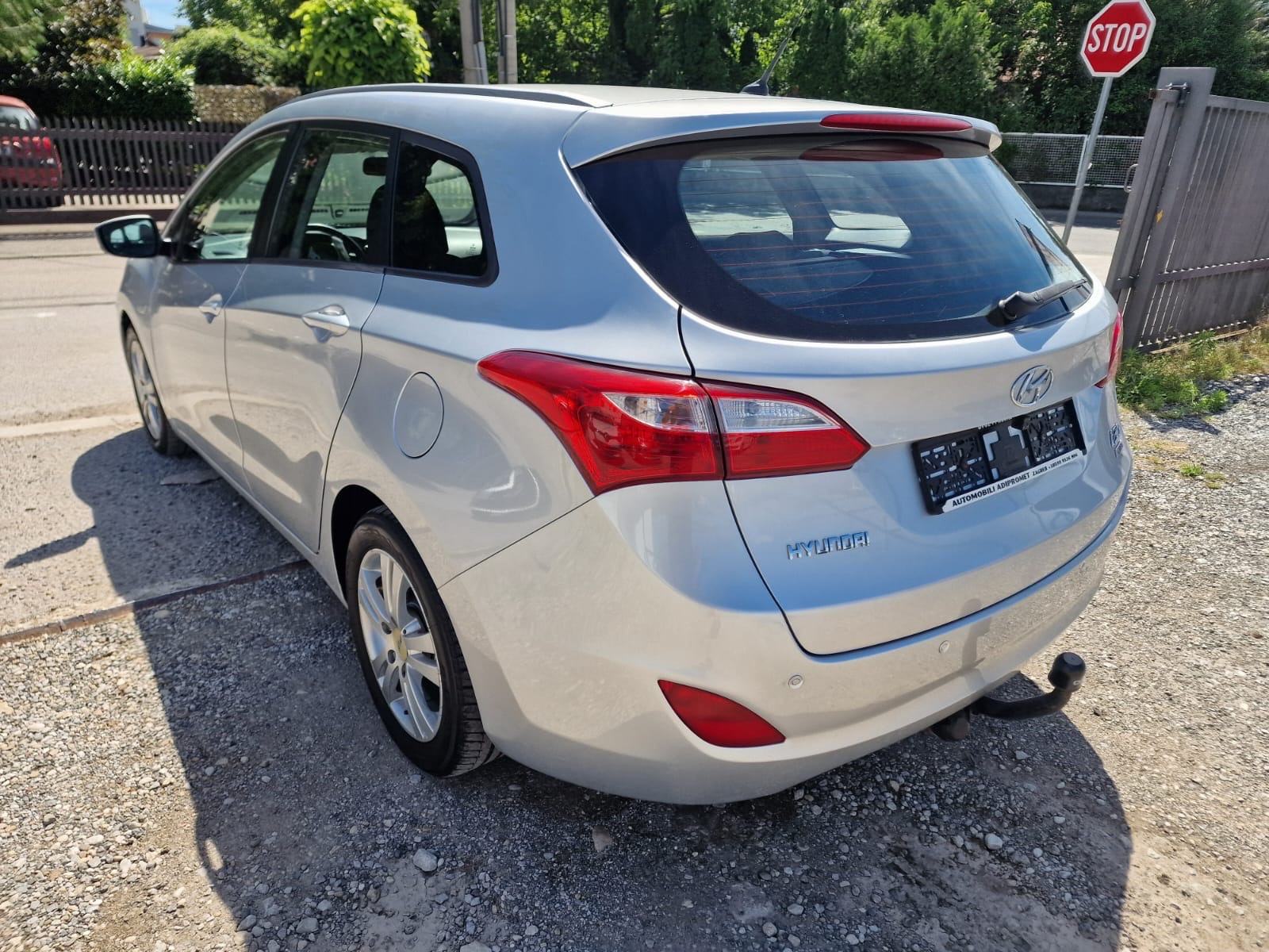Hyundai i30 1,4 CRDi / REG 1 GOD !!, fotografija 7