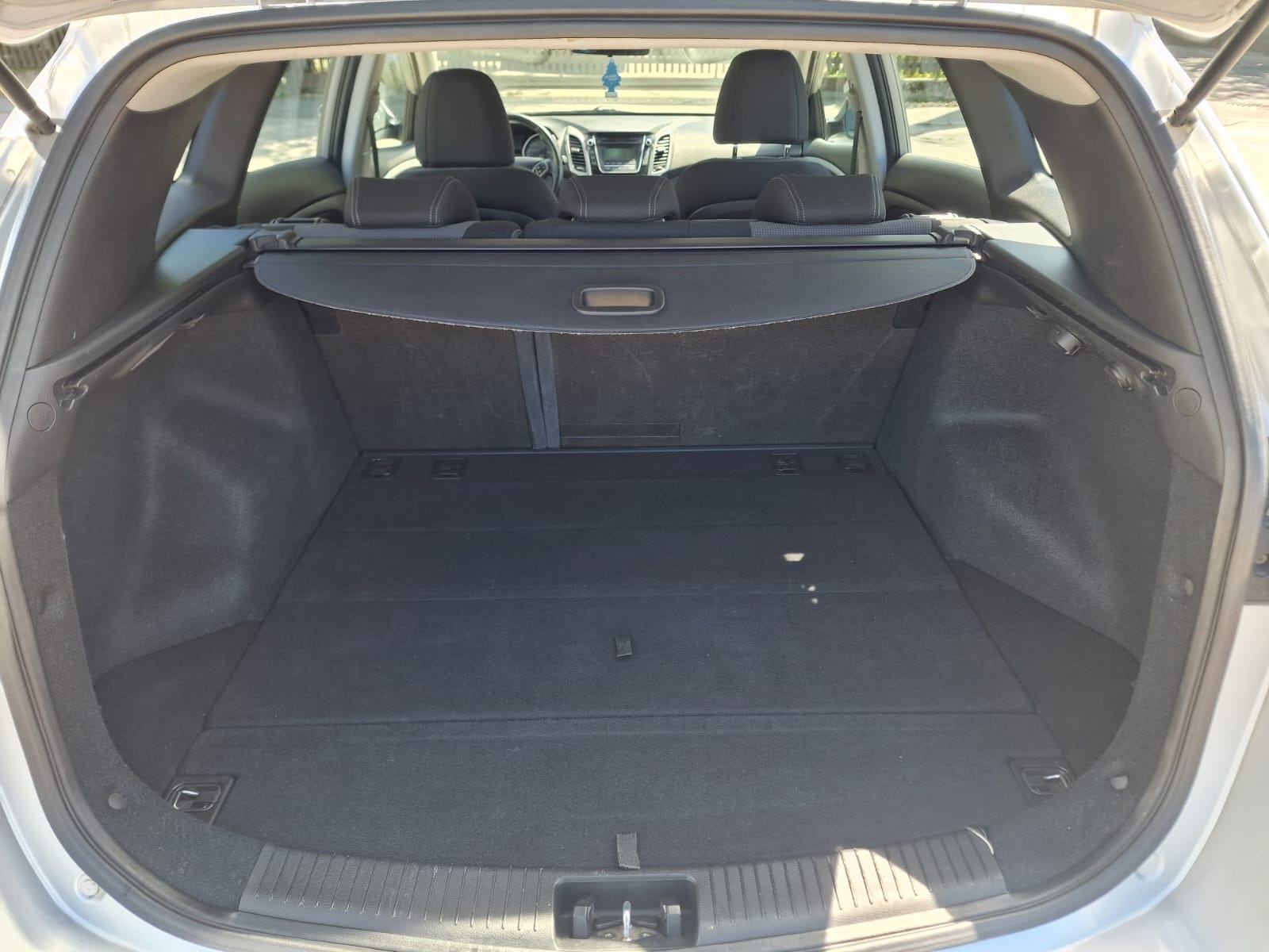 Hyundai i30 1,4 CRDi / REG 1 GOD !!, fotografija 12