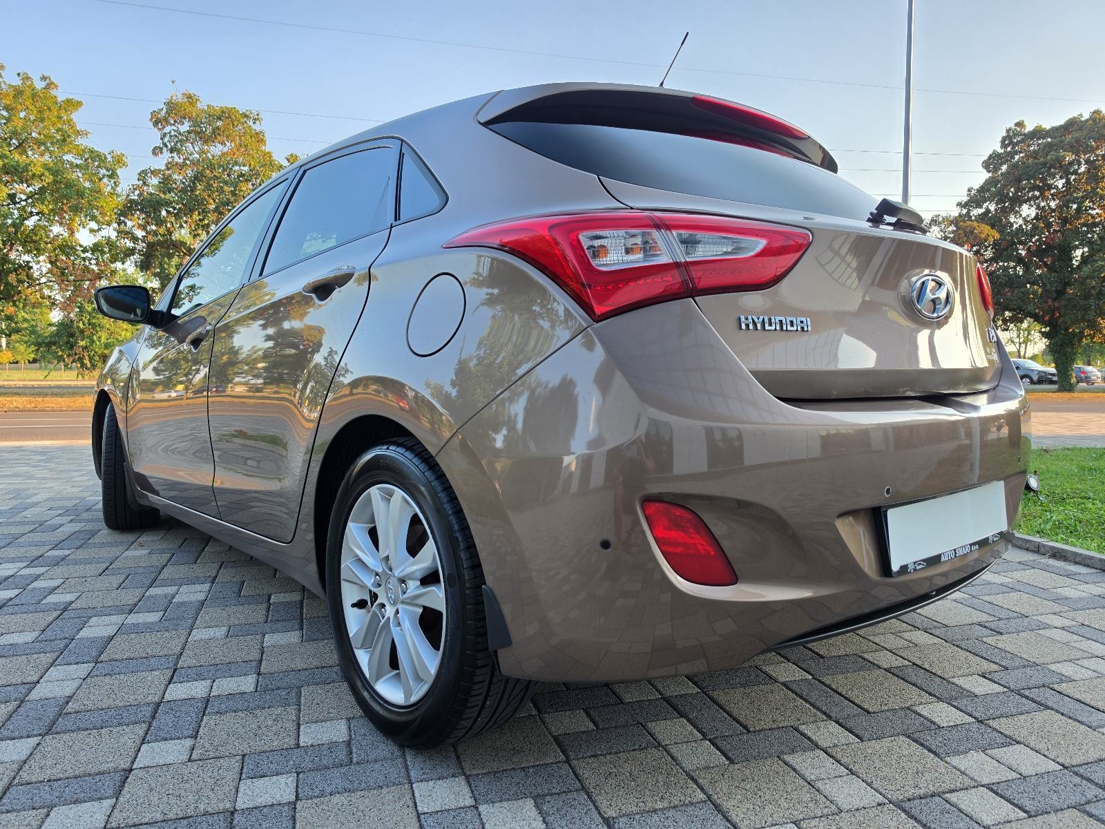 Hyundai i30 1,4 CRDi **STYLE**DIG.KLIMA**ALU**SERVISNA**REG 1 GOD**, fotografija 7