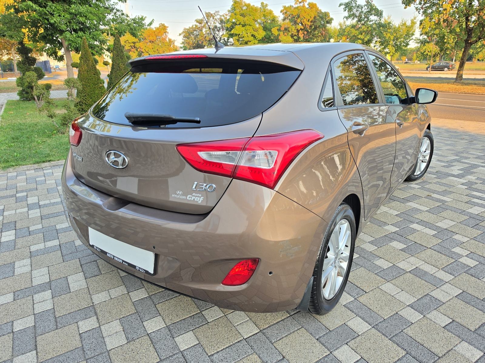 Hyundai i30 1,4 CRDi **STYLE**DIG.KLIMA**ALU**SERVISNA**REG 1 GOD**, fotografija 10