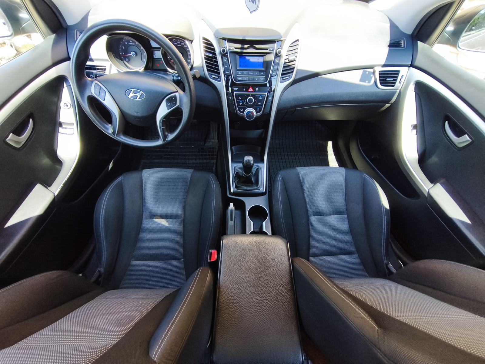 Hyundai i30 1,4 HR Auto, fotografija 10