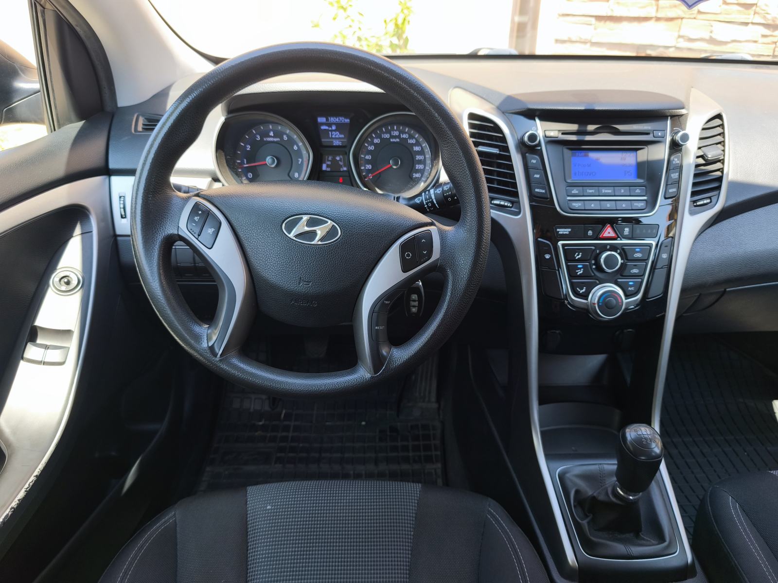 Hyundai i30 1,4 HR Auto, fotografija 15