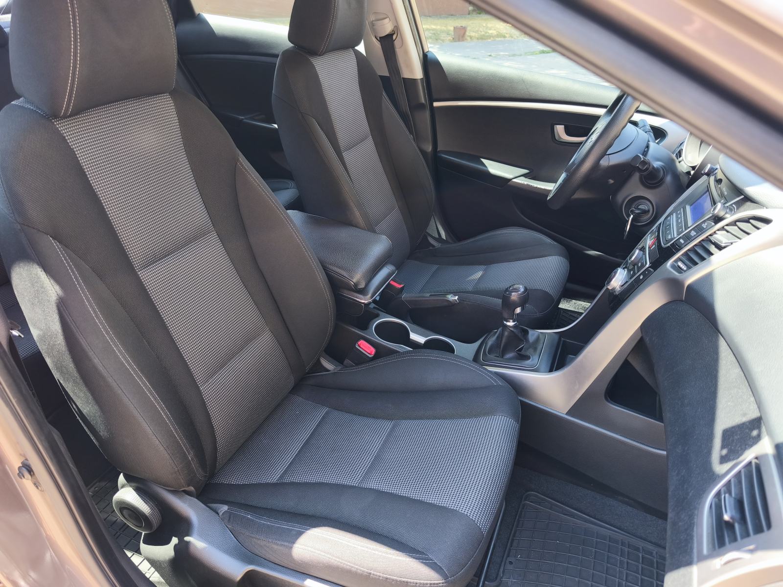 Hyundai i30 1,4 HR Auto, fotografija 11