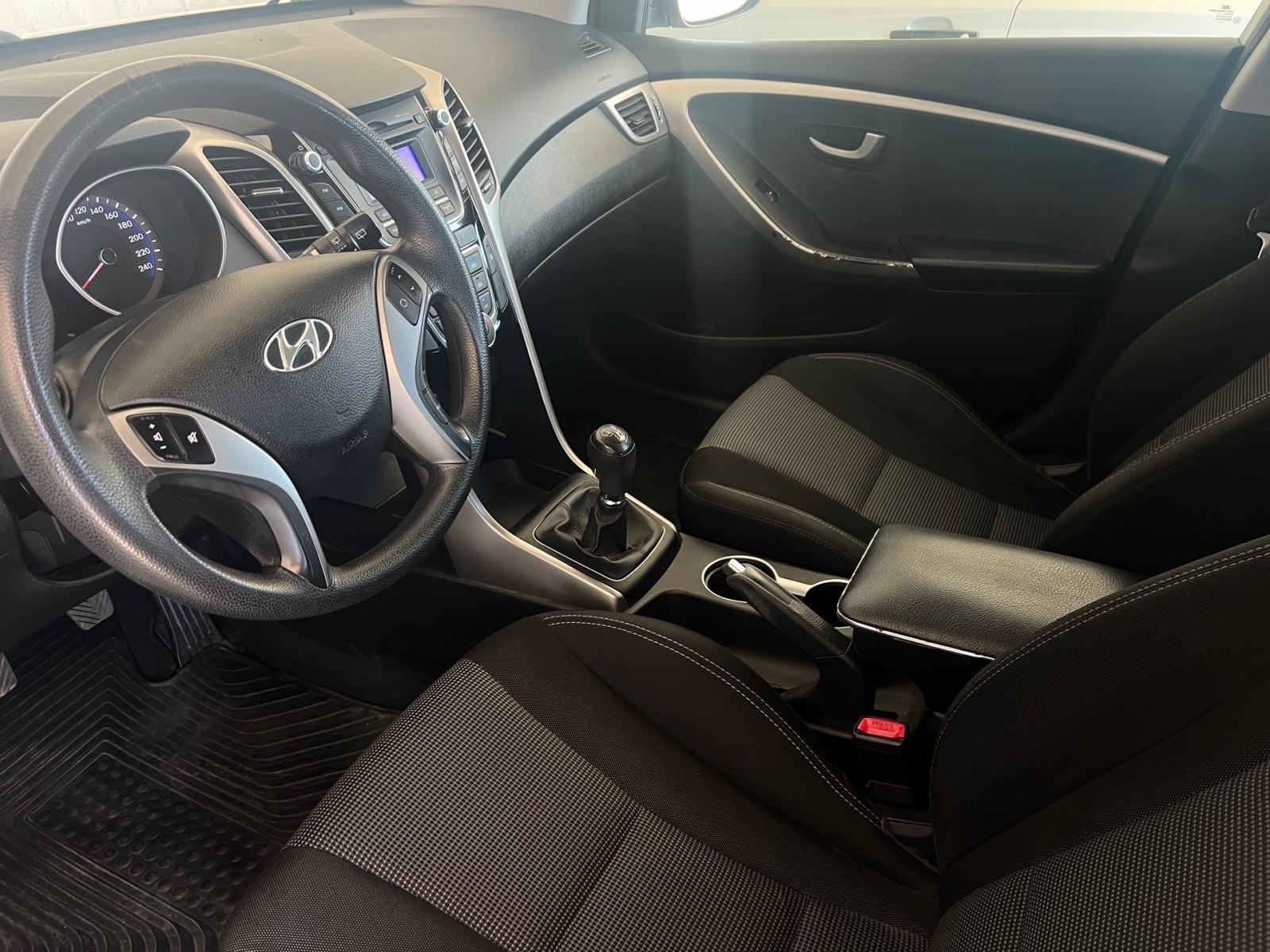 Hyundai i30 1.4 iStart | REG. 10/2026. | 6 brzina | HR Auto, fotografija 10