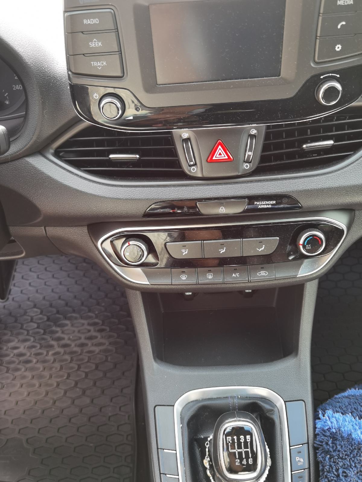 Hyundai i30 1,4, fotografija 7