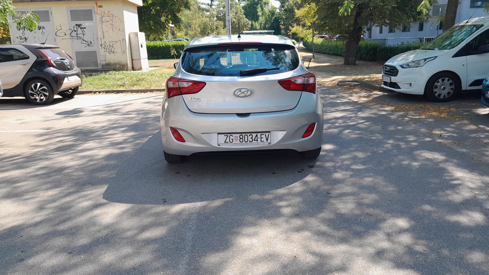 Hyundai i30 1,4 GL DOCH - reg. do 03/2027, fotografija 9