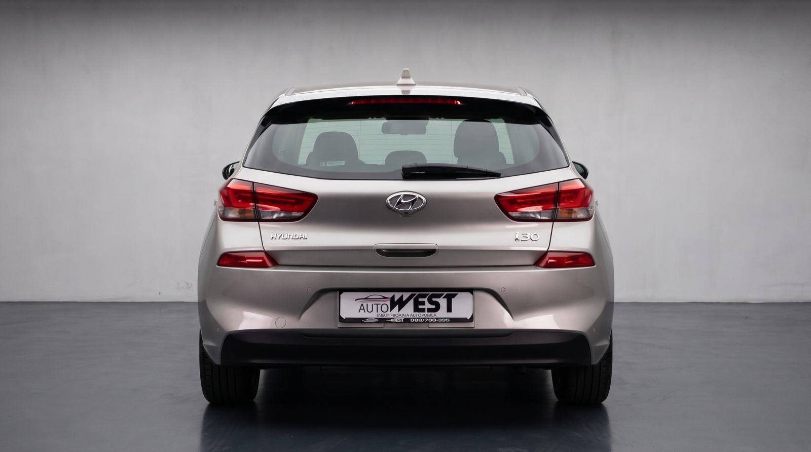 Hyundai i30 1,4 T-GDI PREMIUM SAMO 50000 KM KAO NOV!!!, fotografija 5