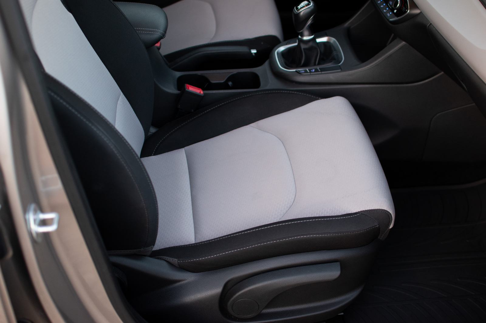 Hyundai i30 1,4 T-GDI PREMIUM SAMO 50000 KM KAO NOV!!!, fotografija 17
