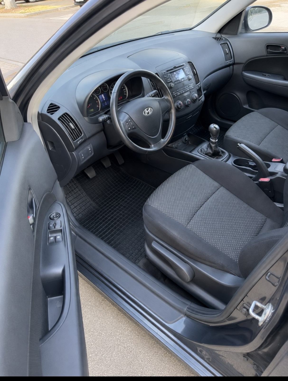 Hyundai i30 1,4 , Vlasnik, samo 146.000 km, fotografija 10
