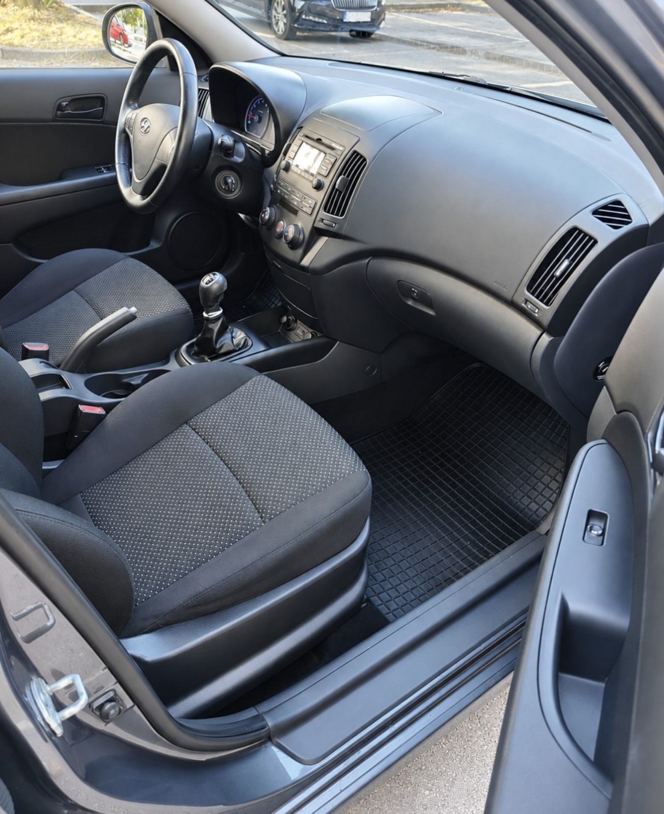 Hyundai i30 1,4 , Vlasnik, samo 146.000 km, fotografija 11