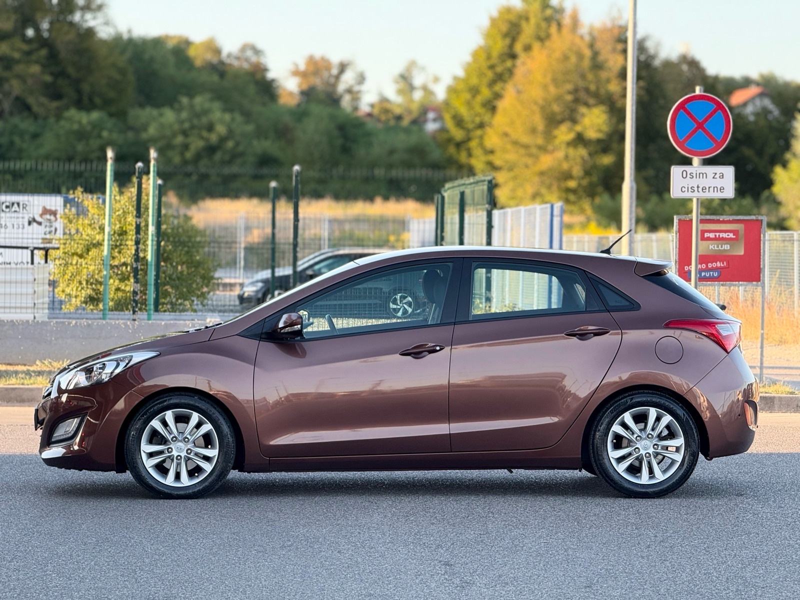 *HYUNDAI I30 1.4CRDI Style Premium, fotografija 12