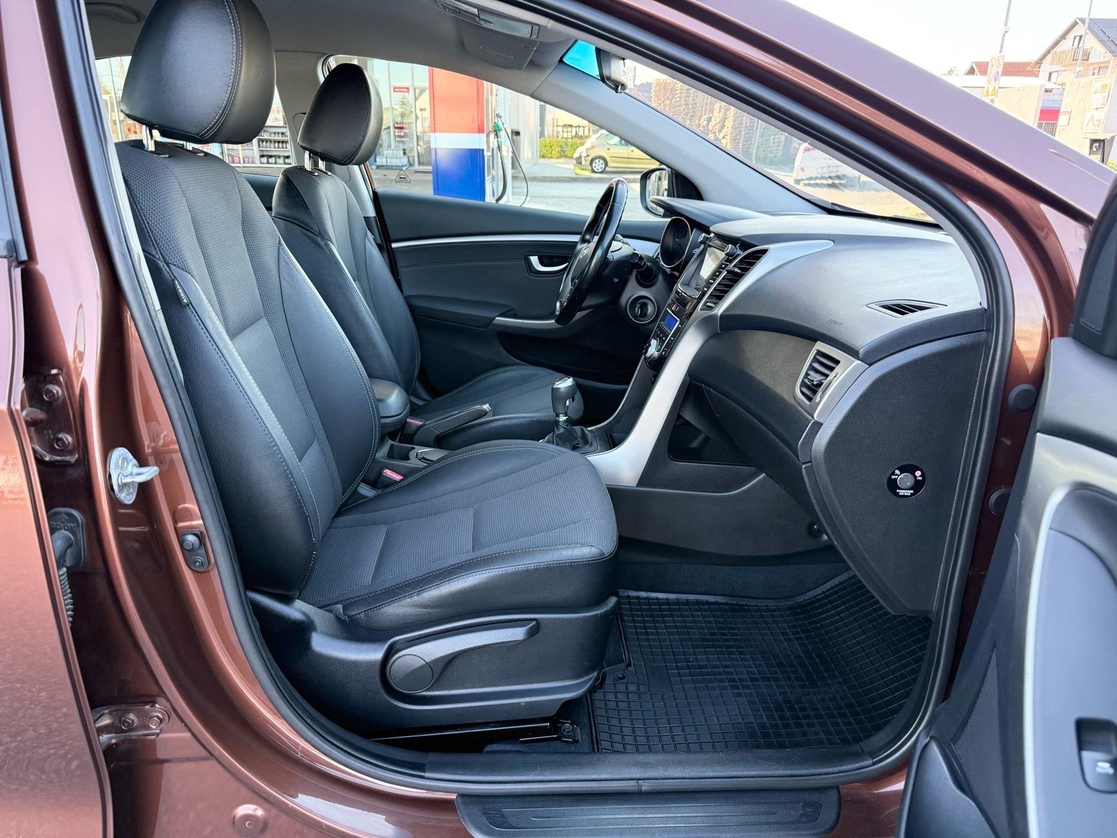 *HYUNDAI I30 1.4CRDI Style Premium, fotografija 17