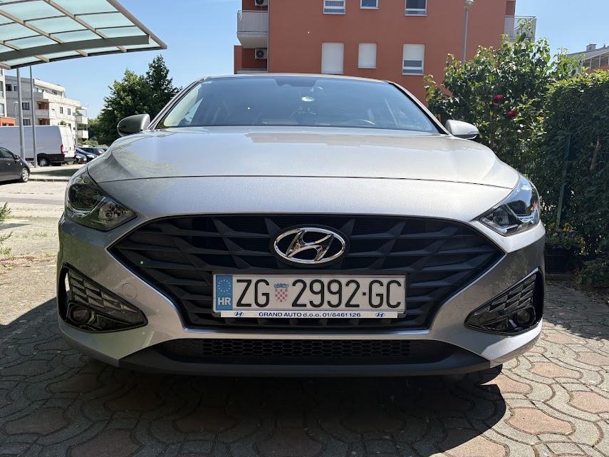 Hyundai i30 1,5 DPI 1 vlasnica, benzin, 61000km, reg.do 6/2027., fotografija 1