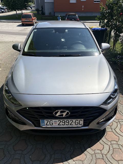 Hyundai i30 1,5 DPI 1 vlasnica, benzin, 61000km, reg.do 6/2027., fotografija 2
