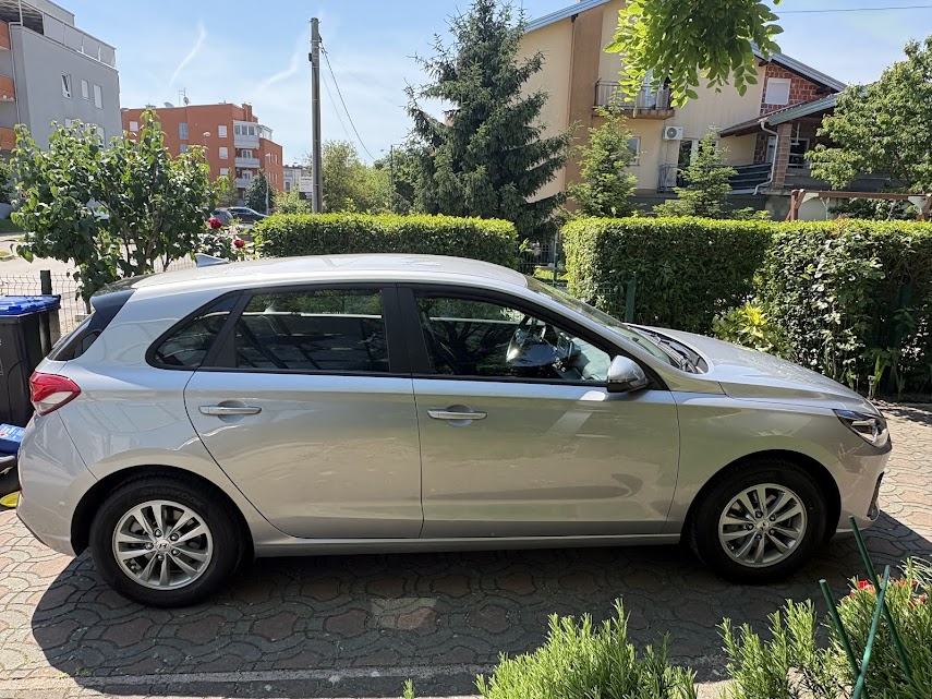 Hyundai i30 1,5 DPI 1 vlasnica, benzin, 61000km, reg.do 6/2027., fotografija 3