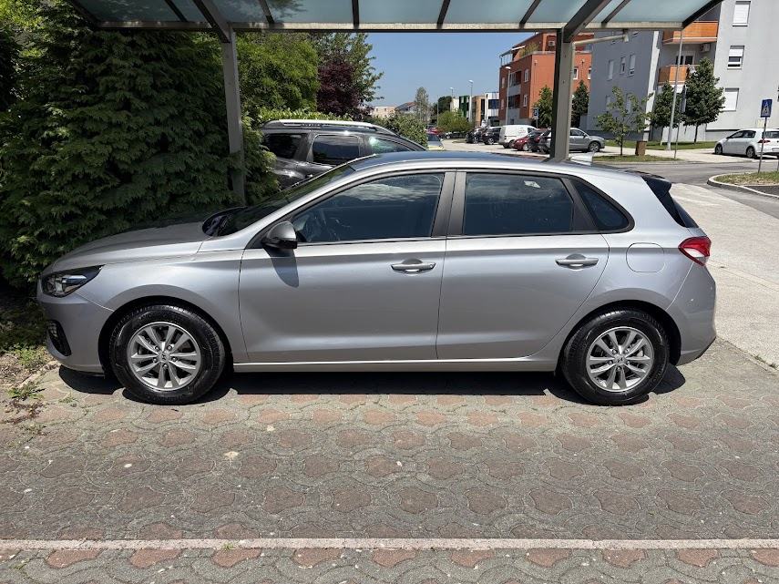 Hyundai i30 1,5 DPI 1 vlasnica, benzin, 61000km, reg.do 6/2027., fotografija 4