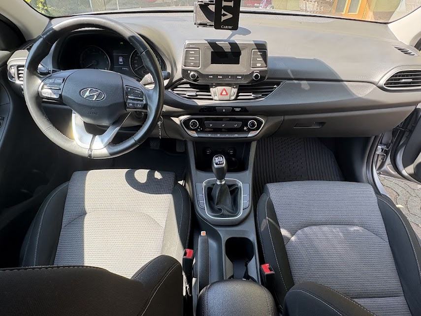 Hyundai i30 1,5 DPI 1 vlasnica, benzin, 61000km, reg.do 6/2027., fotografija 7