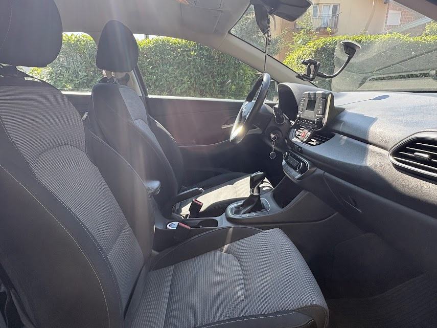 Hyundai i30 1,5 DPI 1 vlasnica, benzin, 61000km, reg.do 6/2027., fotografija 6