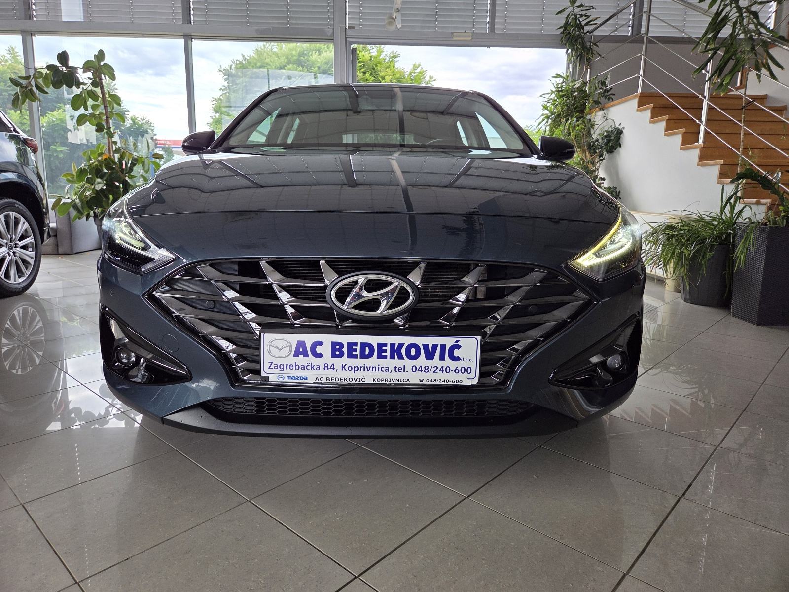 Hyundai i30 1,5 T-GDI AT NAVI KAMERA LED SERVISNA, fotografija 2