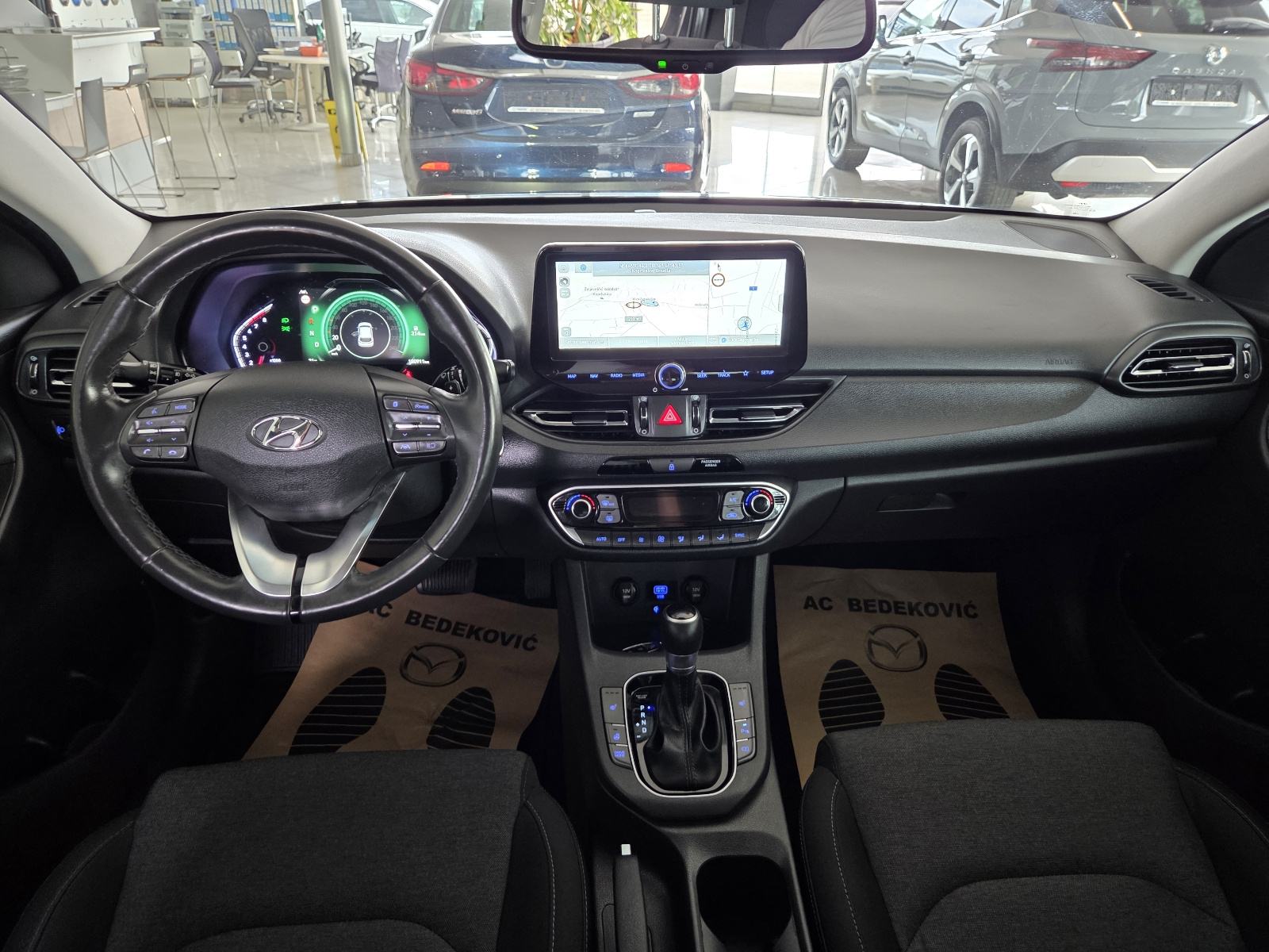 Hyundai i30 1,5 T-GDI AT NAVI KAMERA LED SERVISNA, fotografija 9